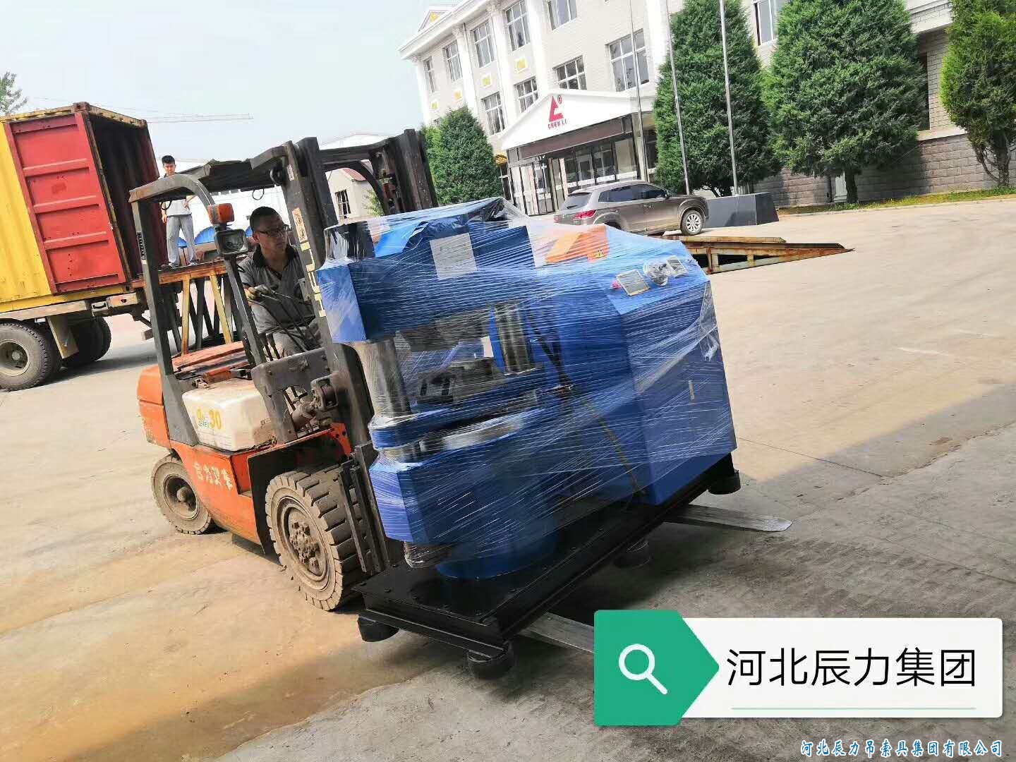 鋼絲繩纏放繩機(jī)器，鋼絲繩索具壓制機(jī)器，集體裝柜發(fā)貨